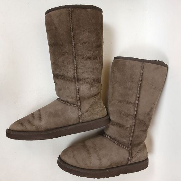 UGG Australia Women’s Classic Tall Boots Brown Suede Sheepskin Winter Size 8W - Picture 3 of 12